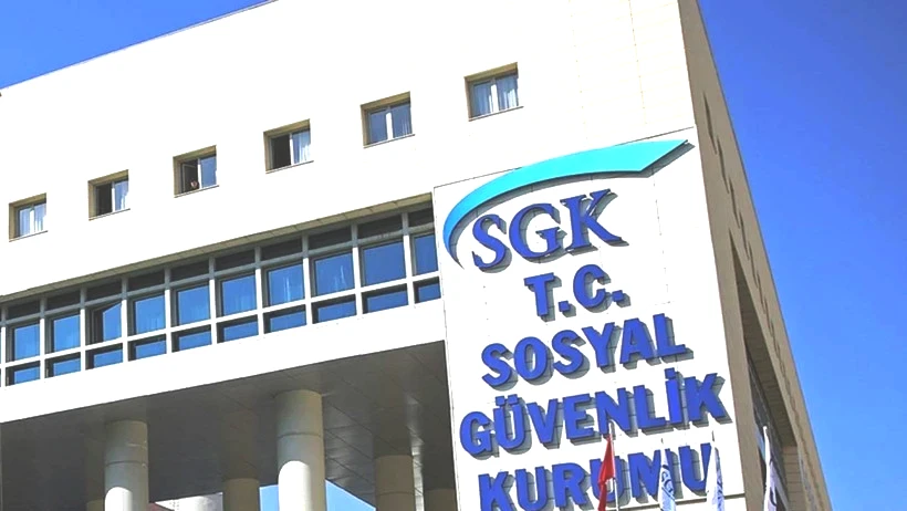 Emeklilik Hayali Kuranlar Dikkat! SGK Şartları Değiştirdi: Yaş, Prim, Gün Hepsi Yenilendi - Resim : 2