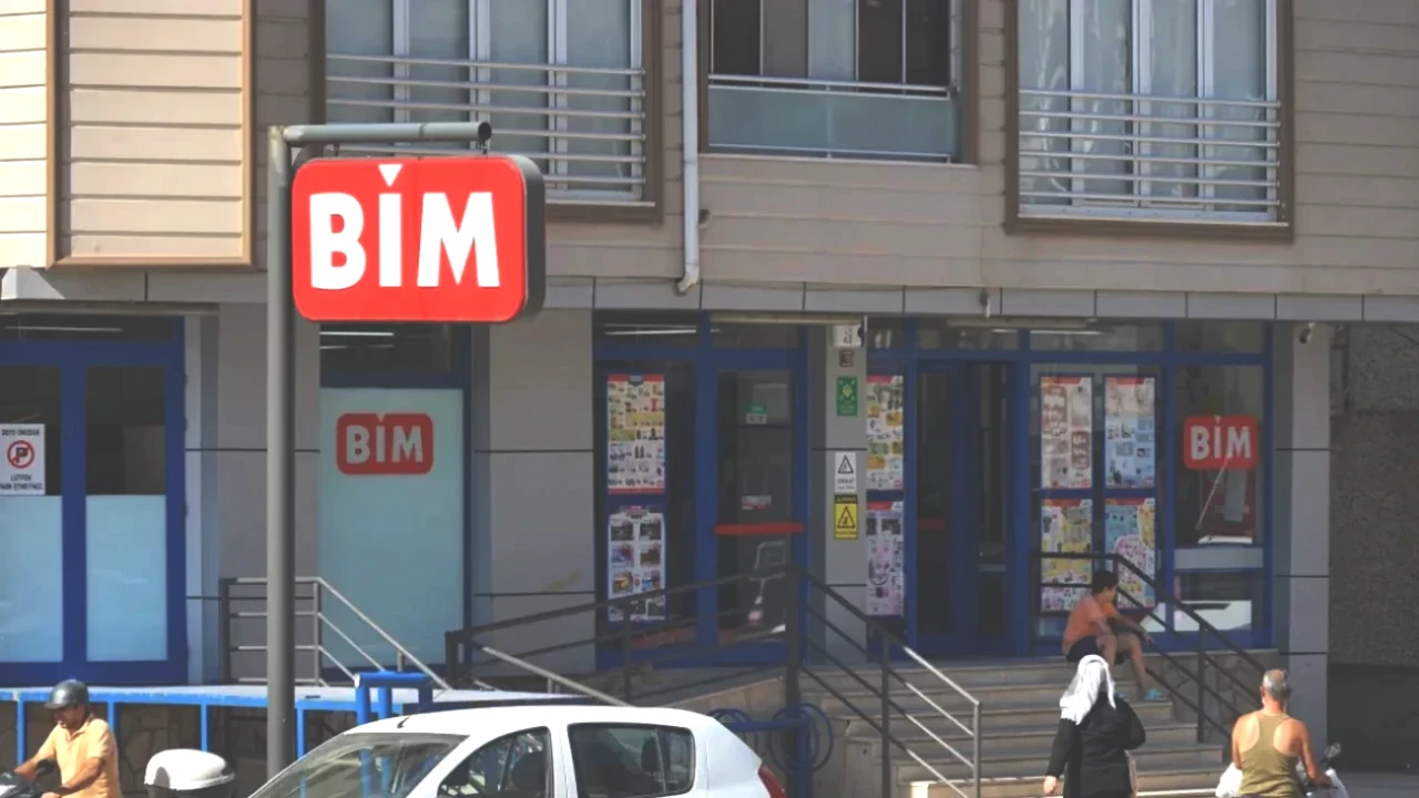 BİM'de Fırsatlar! 29 Ekim Çarşamba Aktüel Ürünler Arasında 9 KG Çamaşır Makinesi!