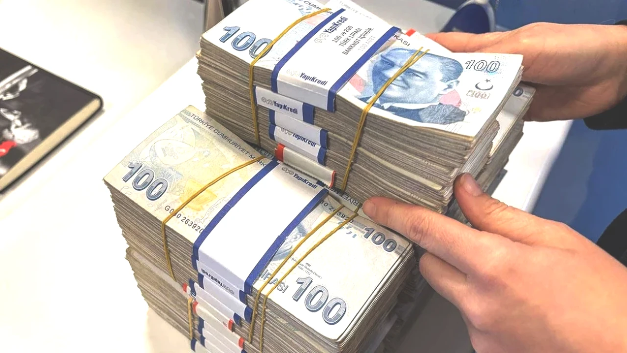4 Bankadan Kaçırılmayacak Düşük Faizli 100 Bin TL Kredi Fırsatı!