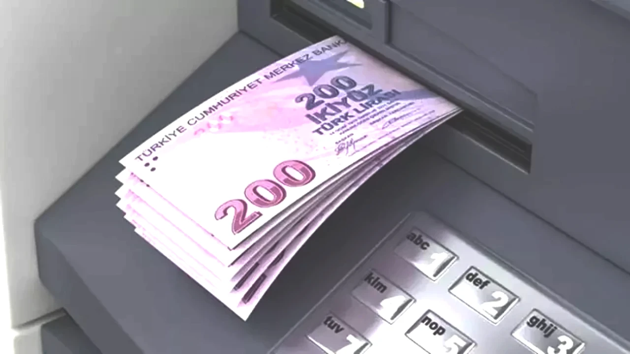 ATM'lerde Beklenmedik Değişiklik! Para Çekmeye Gidenler Dikkat!